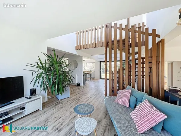 Maison 8 pièces 202 m² 