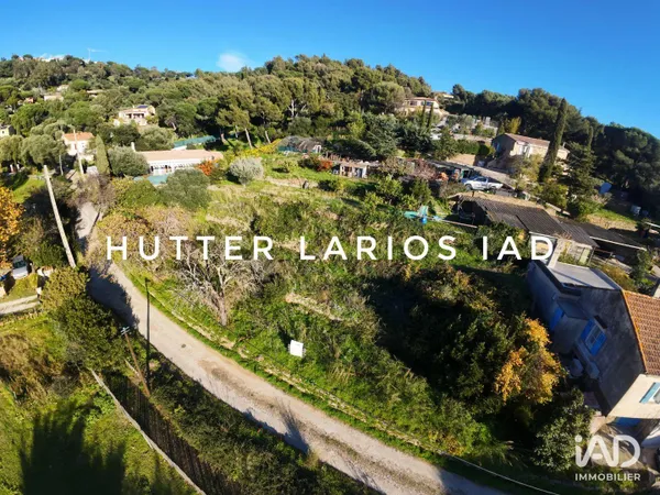 Terrain 875 m² 