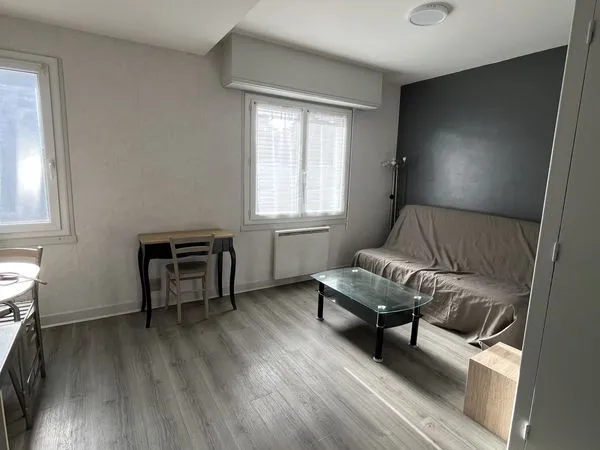 Studio 1 pièce 20 m² 