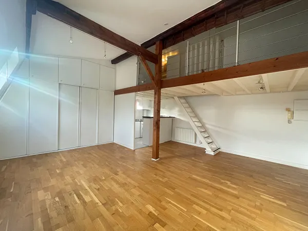 PARIS 17è Métro Argentine ou Maillot Studio avec mezzanine 39.45m2 