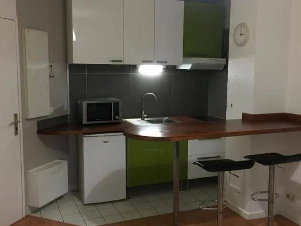 Studio 1 pièce 22 m² 