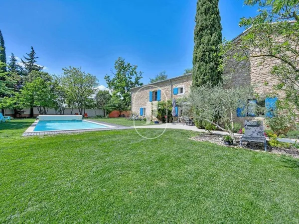 Maison 8 pièces 457 m² 