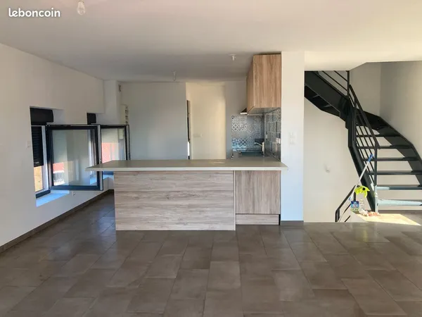 Appartement lumineux avec terrasse 