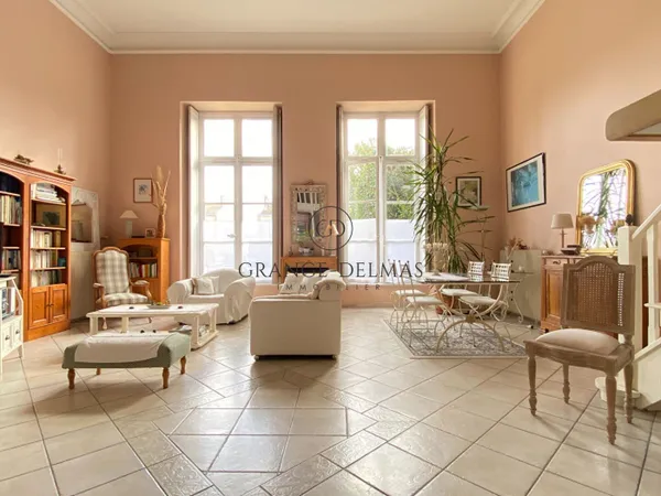 Appartement immeuble pierre avec 2 stationnements - CAUDÉRAN 