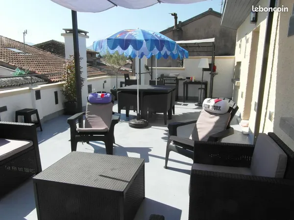 Maison de village avec terrasse 