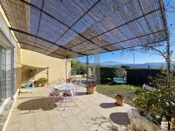 Maison de plain-pied 4 pièces 127 m² 