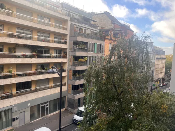 Studio 31,21m² -avec balcon - Paris 19ème 