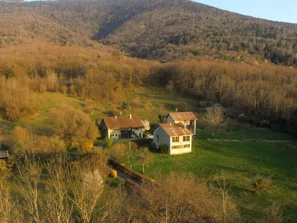 Maison 10 pièces 326 m² 