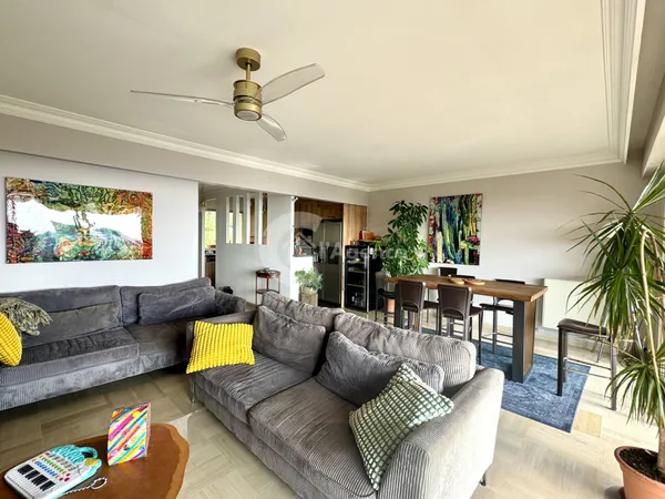 GRASSE Saint-Jacques T4 d'Exception avec Grande Terrasse, 