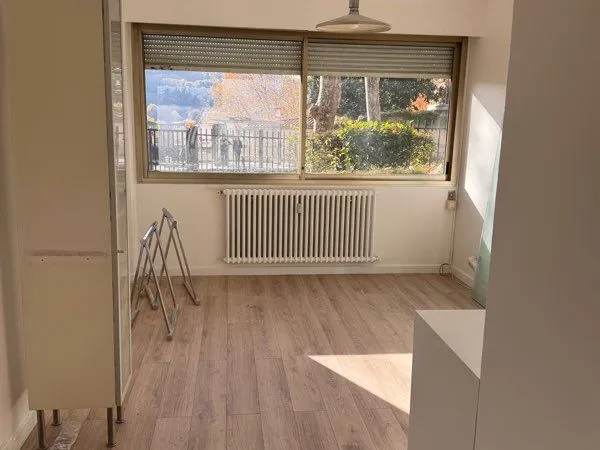 Local professionnel Lyon 1 18m2 
