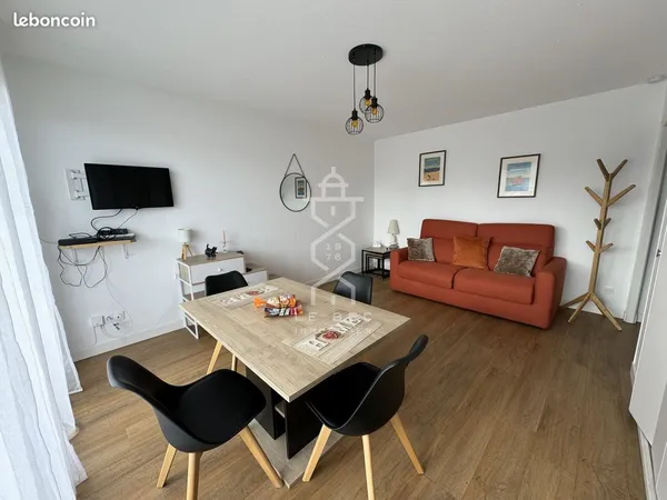 Studio 1 pièce 32 m² 