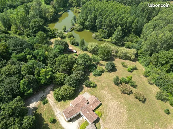 Maison 11 pièces 322 m² 