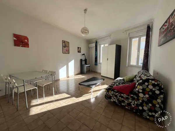 Studio 1 pièce 40 m² 