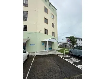 A LOUER , le Lamentin , local commercia Medical de 120m2 