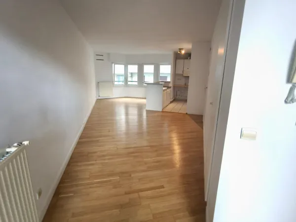 Hendaye ville T3 d'env. 55.81m2, terrasse, cave et place de 