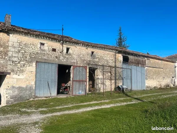 Maison 4 pièces 550 m² 