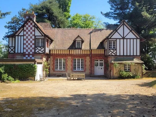 Maison 8 pièces 238 m² 