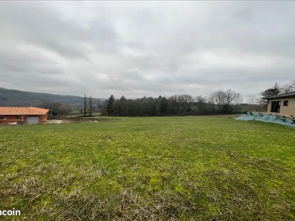 Terrain 2 744 m² La Bachellerie 