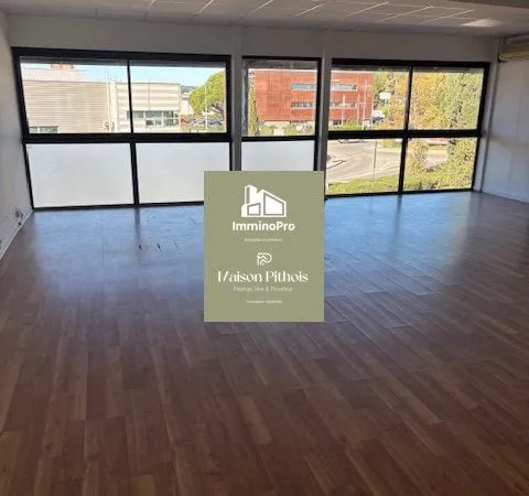 Bureaux 112 m² Six-Fours-les-Plages 