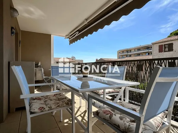 Frejus, appartement 3 pieces, garage double 28 m2, residence recente 