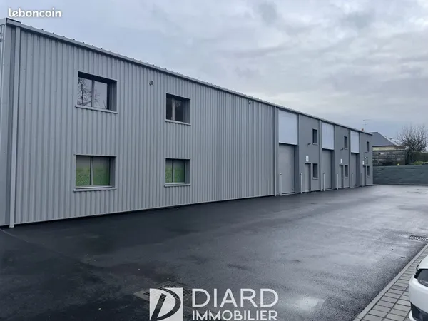 Local 140 m² Argentré-du-Plessis 