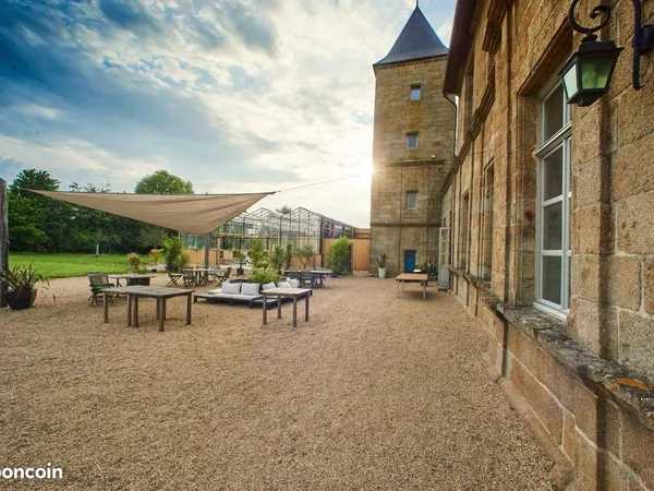 Château 99 pièces 3570 m² 