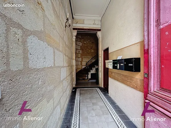 Local commercial 67 m² Bordeaux 