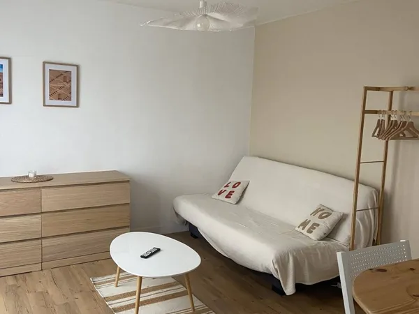 Studio 1 pièce 24 m² 