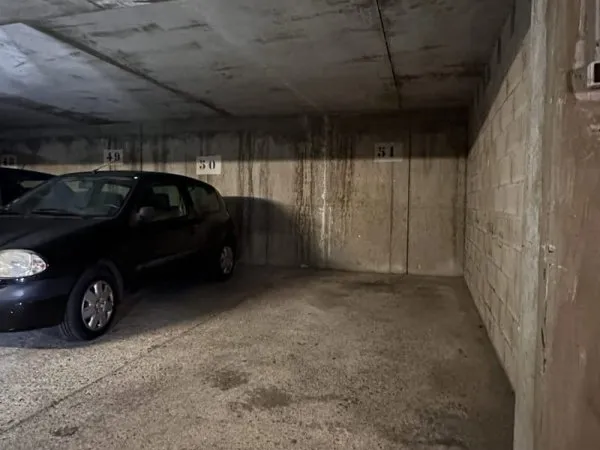 Place de parking en sous sol résidence sécurisée