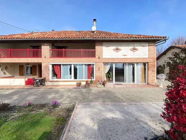 Maison 5 pièces 230 m² 