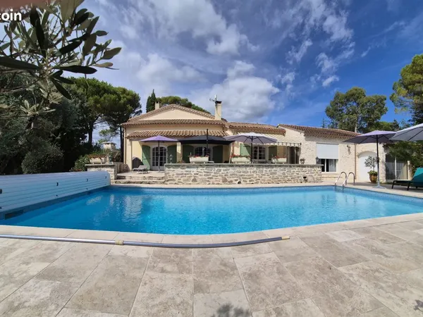 Propriété 6 pièces 181 m² 