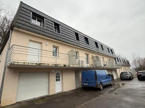 Maison a louer avec jardin et garage 
