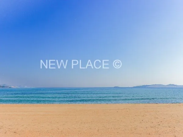 Appartement 2 pièces rez-de-plage avec vue mer et Saint-Tropez 