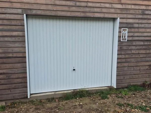 Parking - Garage Location La Trinité-de-Thouberville   144€