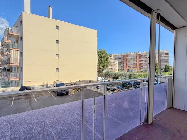 Studio avec terrasse et parking - Idéal investissement à Carnolès, Roquebrune-Cap-Martin 