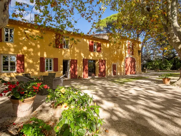 PROPRIETE PROCHE AIX EN PROVENCE PARC 3 HECTARES TENNIS PISCINE 