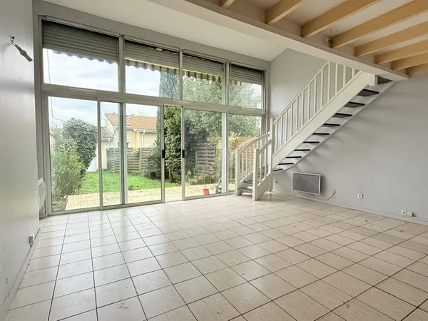 Maison 2 pièces 71 m² 