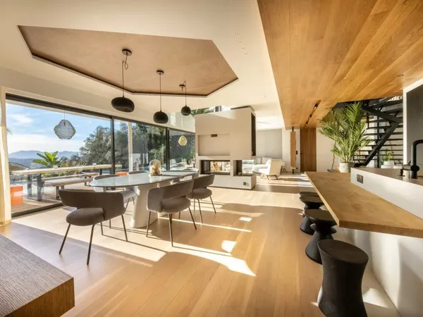 Villa 6 pièces 215 m² 
