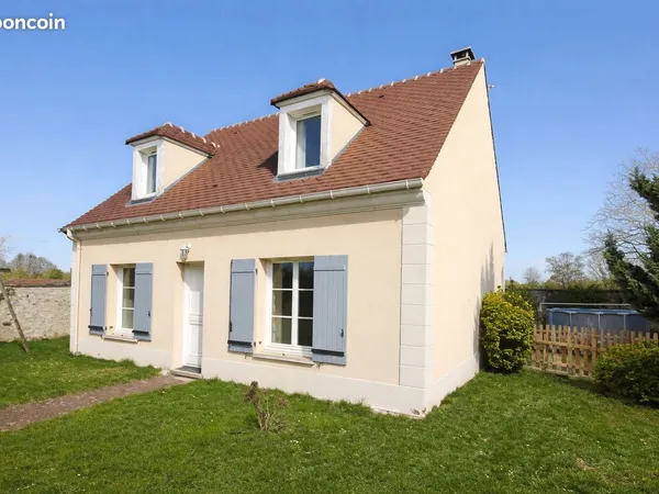 Maison familiale 114 m² avec sous-sol total, jardin et garage double - Village recherché proche 
