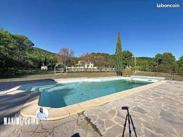 Propriété 6 pièces 285 m² 