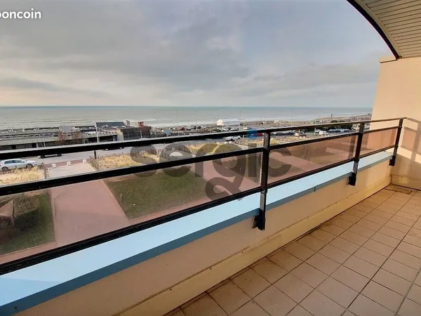 Studio 1 pièce 38 m² 