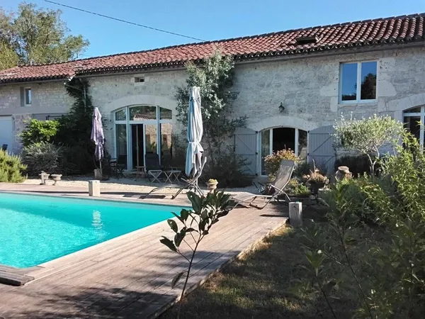 Maison 14 pièces 302 m² 