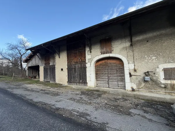Ferme à rénover - 360 m2 