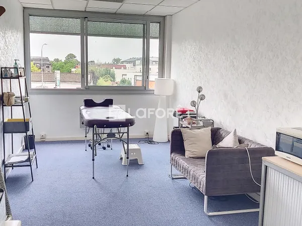 Villenave d'Ornon (rocade sortie 18) : local indépendant 27 m² 