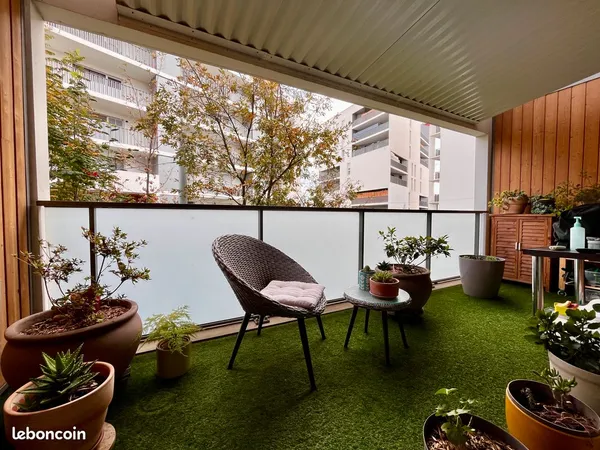 Bordeaux Maritime - Appartement 5 pièces lumineux de 95 m² avec balcons 