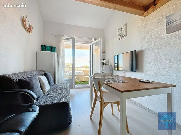 Studio 1 pièce 27 m² 