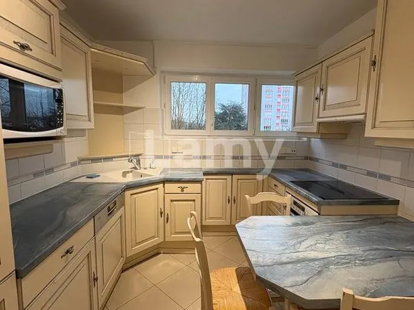 Appartement 5 pièces 82 m² 