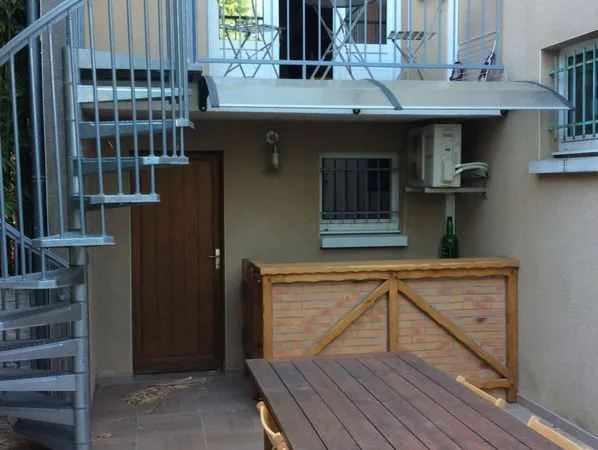 Appartement T2 avec garage et terrasse : 