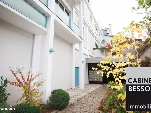Studio 1 pièce 32 m² 