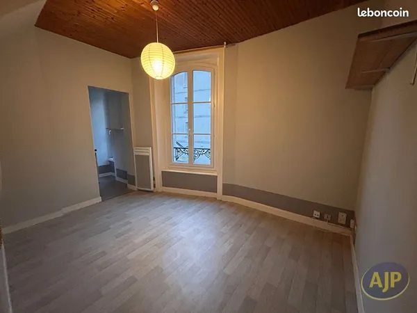 Studio 1 pièce 15 m² 